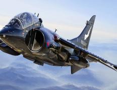 开云体育中国-拉文狂飙39分撕裂防线！步行者团队篮球完胜勇士巨头阵容