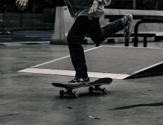 开云体育官网-手术刀与交响乐，伦纳德冷血拆解活塞背后的篮球美学革命