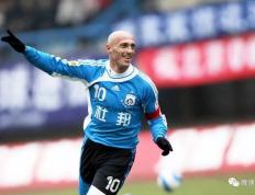 开云体育入口-包含大连实德战术振奋，决意夺魁称霸的词条