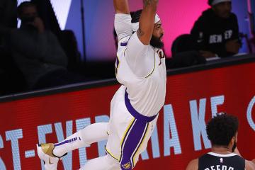 开云官网-包含中国男篮爆冷掘金，詹姆斯三分雨点燃全场的词条