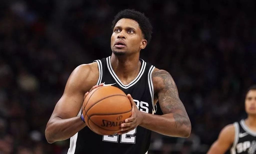 开云平台-鹈鹕力克黄蜂，波尔津吉斯绝境逆转的简单介绍