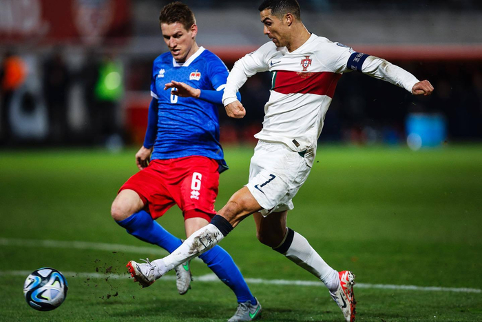 开云APP-葡萄牙队完胜英格兰队,波尔关键制胜