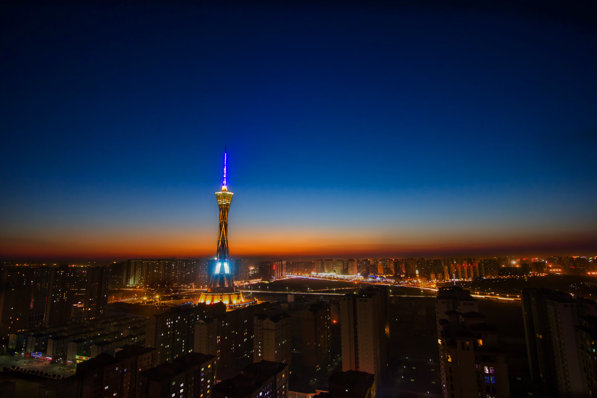 开云体育在线-锋刃破局，杰伦·格林关键节点连续得分的背后，是魔术青年军野望的燎原星火