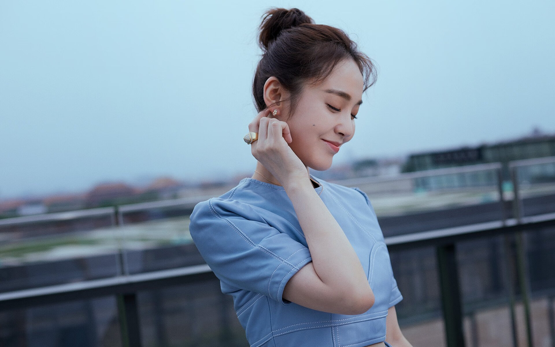 开云体育平台APP-孤胆与洪流,当莱万以一人之力撼动德国战车