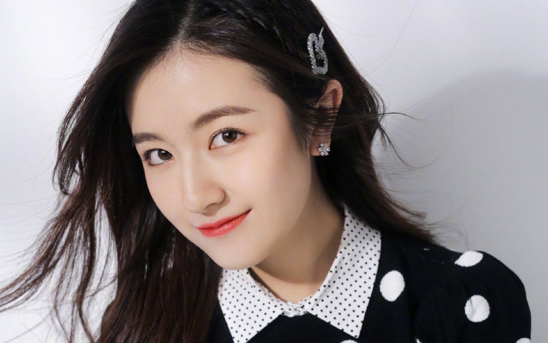 开云平台-凤凰城新王踏铁骑，落日长河一剑封喉